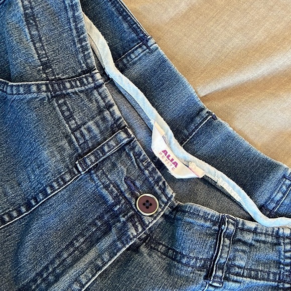 Super cute Jean capris - Picture 4 of 6